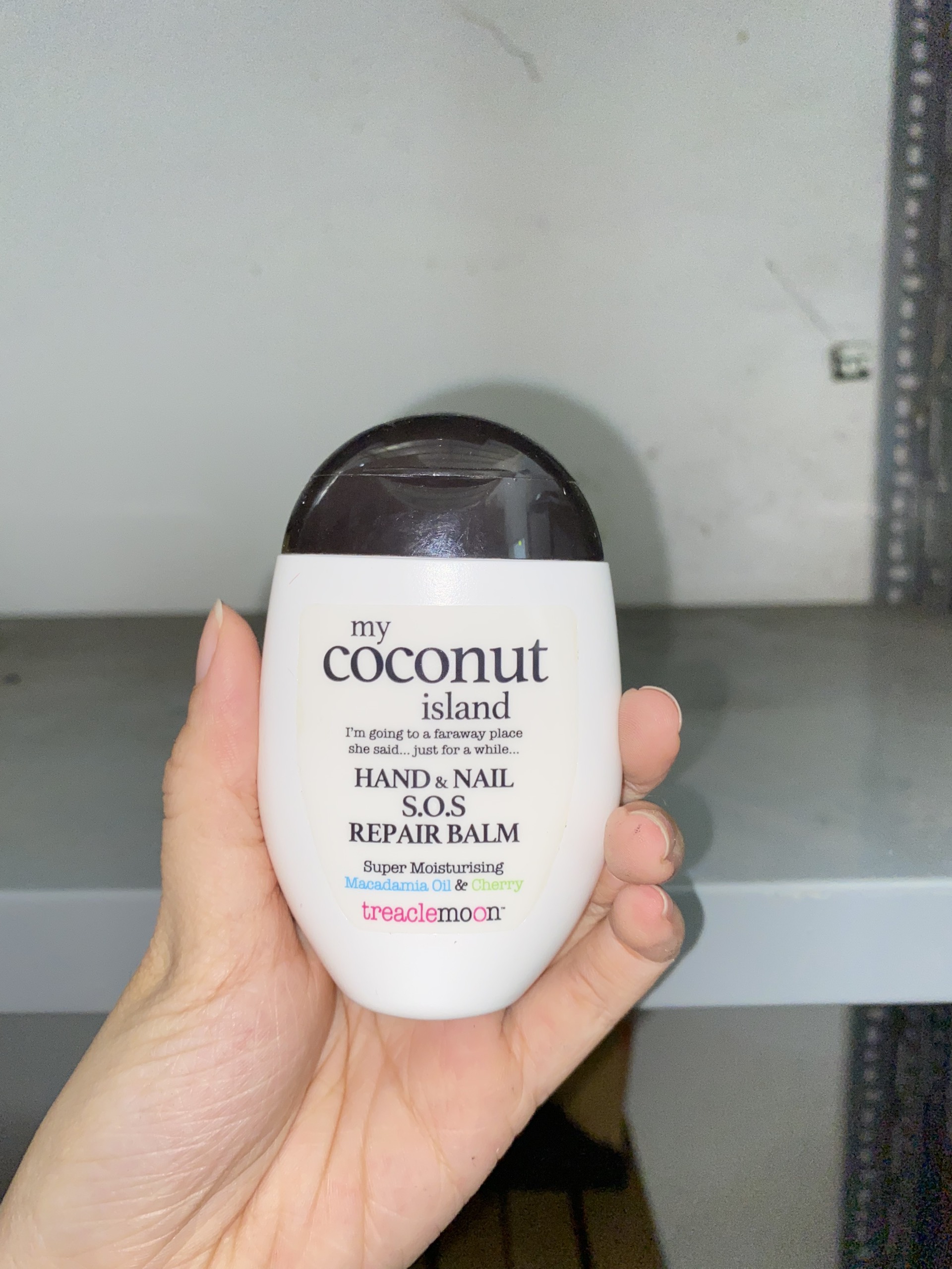 Kem dưỡng da tay và móng Treaclemoon hương dừa 75ML