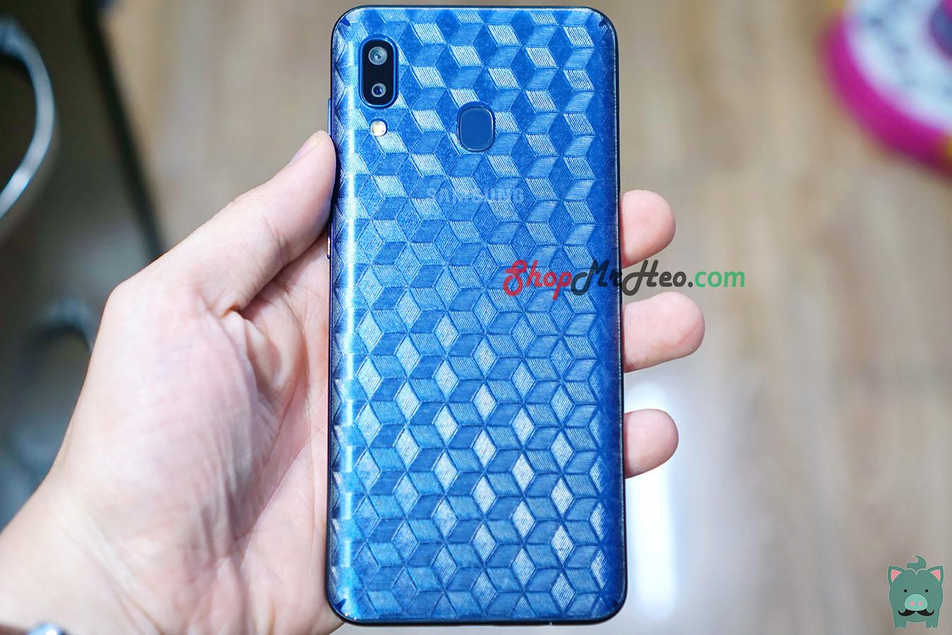 Skin Dán Mặt Sau Lưng Vân 3D Carbon Samsung Galaxy A20 - A30 (Carbon, nhám, Hộp)