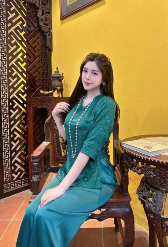 Pháp phục gấm lụa cổ chéo cúc bọc