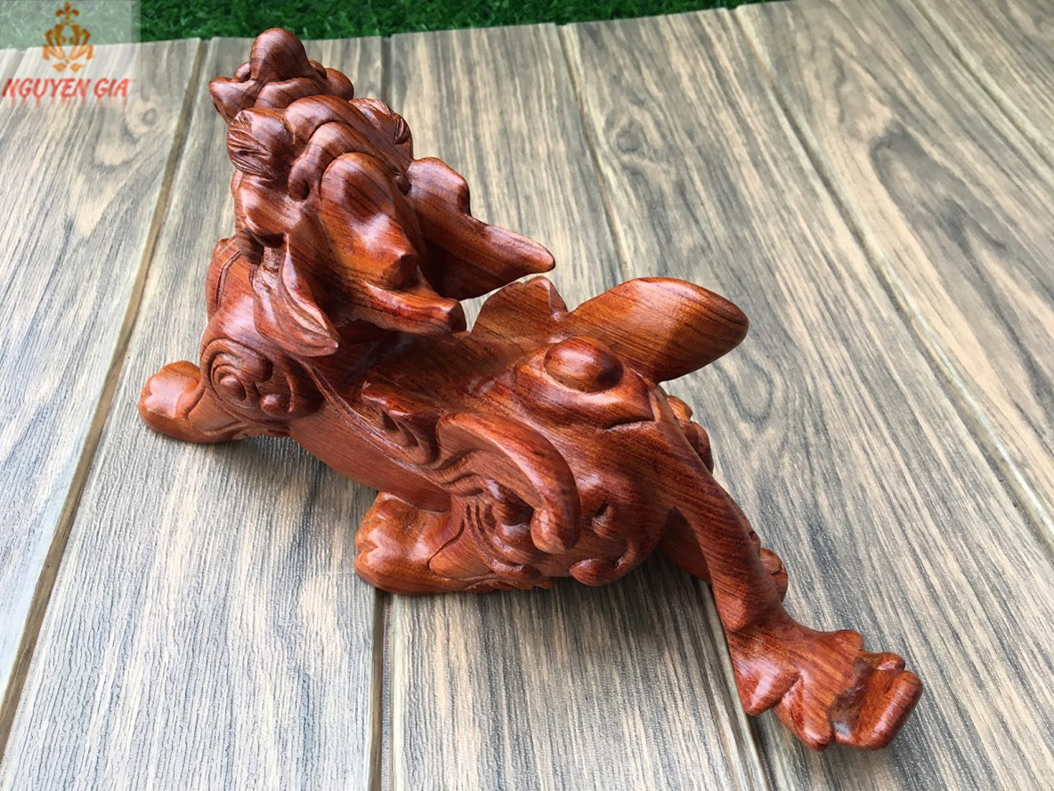 Tỳ hưu phong thủy gỗ Hương 30 cm