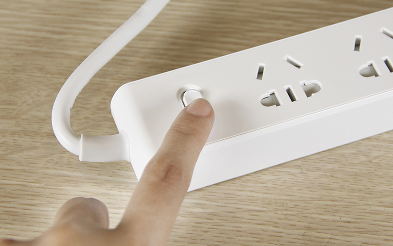 Ổ cắm điện thông minh đa năng 3 cổng USB Pisen