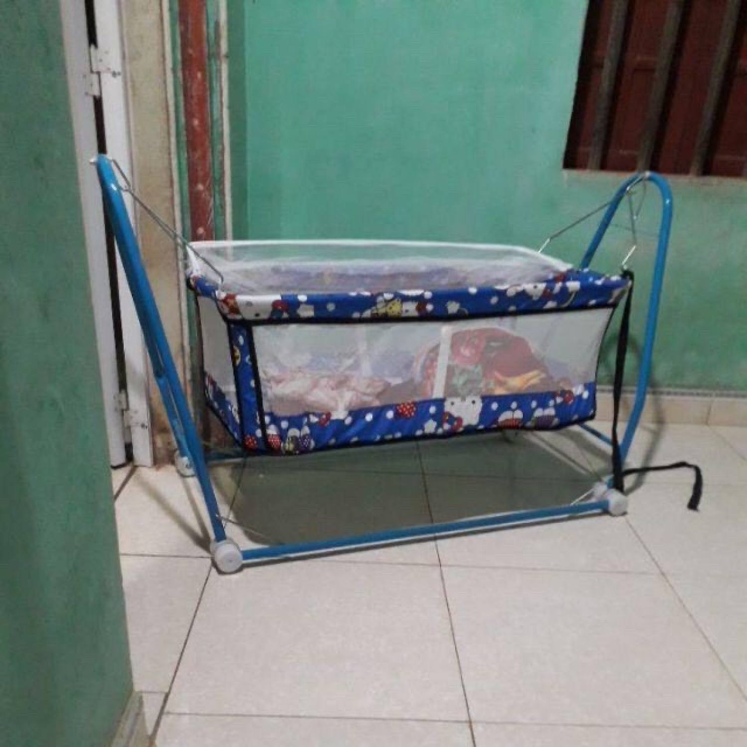 nôi cho trẻ sơ sinh -Nôi cho bé ( sản phẩm có khung +nôi+ màn chưa có máy đưa)