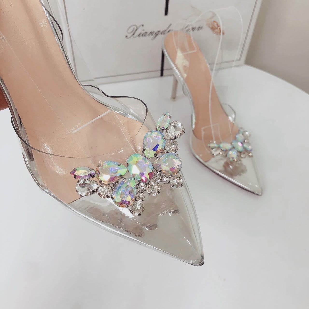 Giày quai trong đính hoa mẫu siêu hot