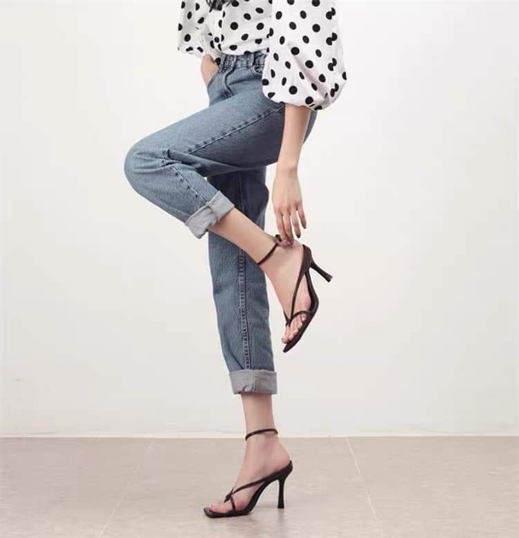 Sandal cao gót kẹp mã B4 xịn xò