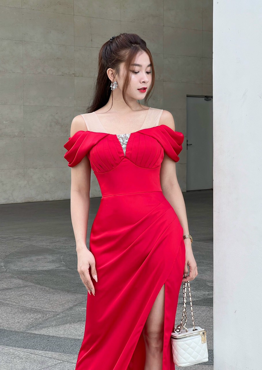 ĐẦM DẠ HỘI XẺ TÀ TRỄ VAI