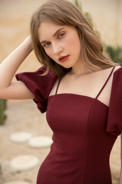 Đầm đỏ đô đuôi cá viền lưới