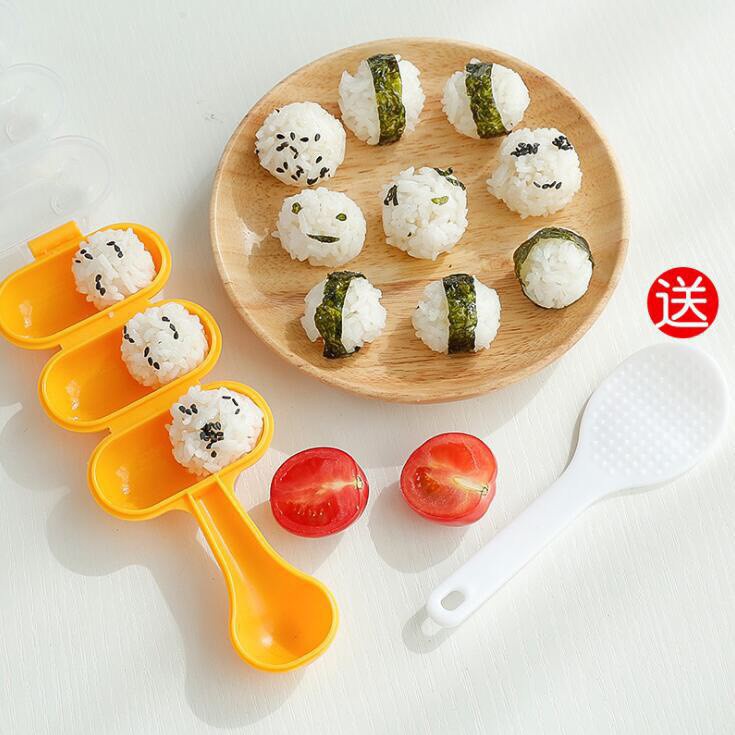 Khuôn Lắc Cơm Tặng Kèm Thìa Cho Bé Ăn Dặm