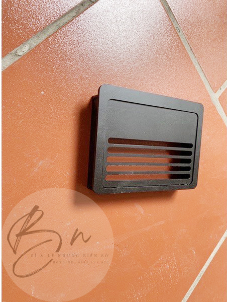Đế gò biển số xe máy - Mặt phẳng và mặt âm