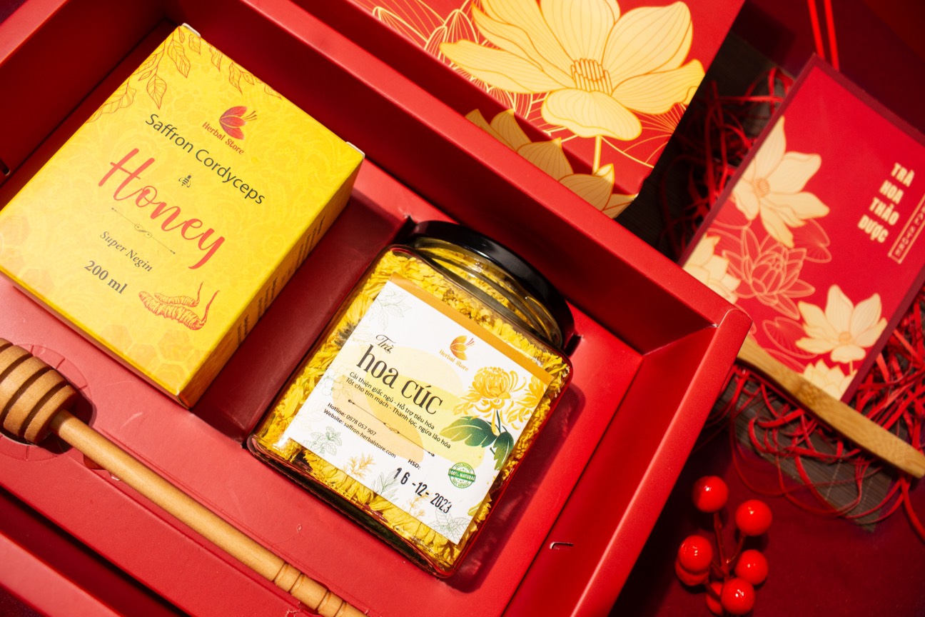 HỘP QUÀ TRÀ MẬT ONG SAFFRON KÈM THẢO MỘC
