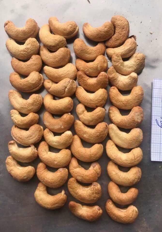 500G Hạt Điều Rang Muối Bình Phước Vỡ Loại A( còn vỏ lụa)