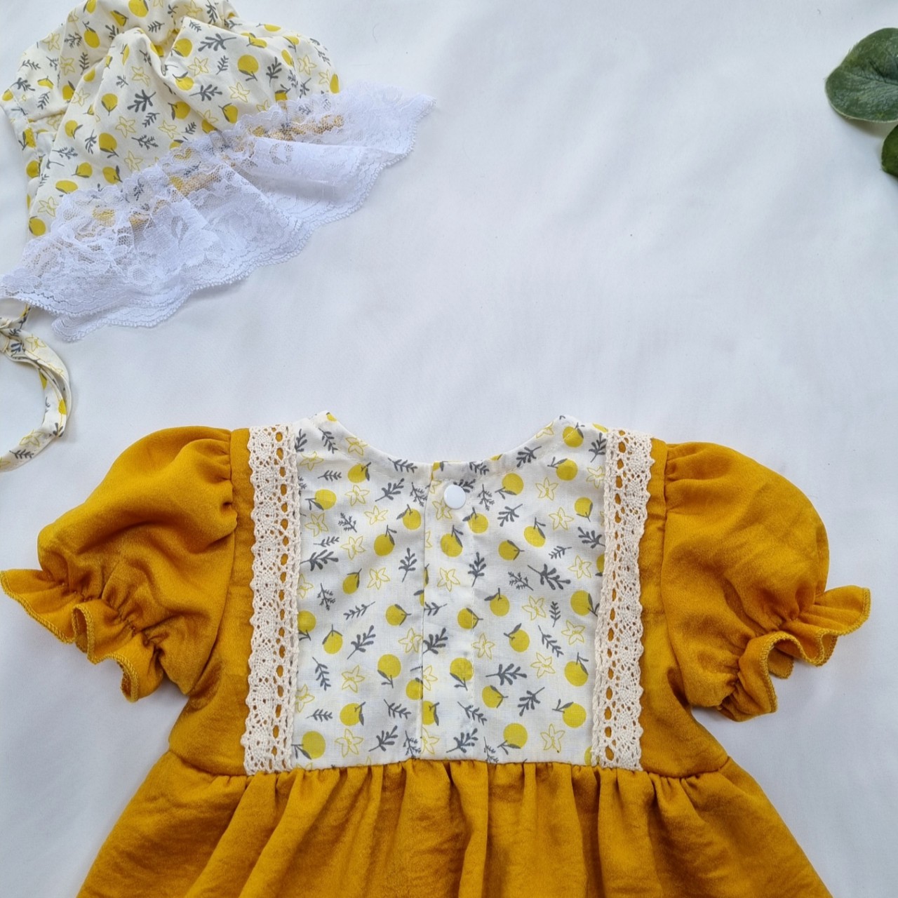 Bodysuit lụa vàng cho bé gái full sét 3 món size ss-13kg