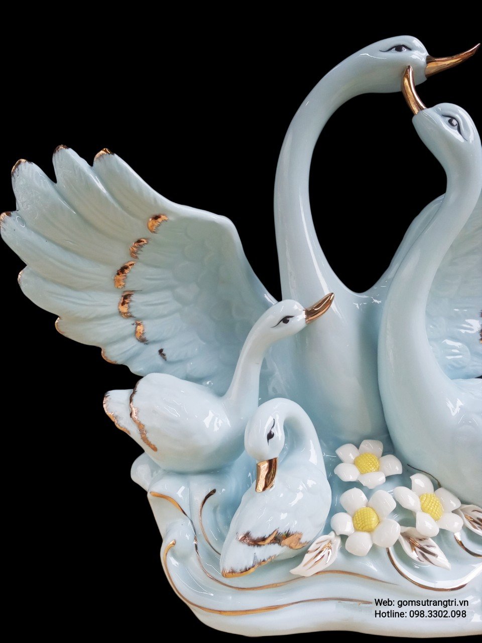 Tượng Gia Đình Thiên Nga Hạnh Phúc