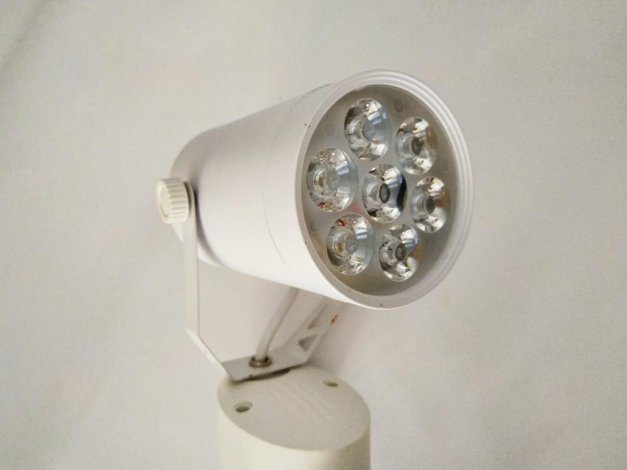 Bộ 2 đèn led rọi ngồi 7w vỏ trắng ánh sáng trắng