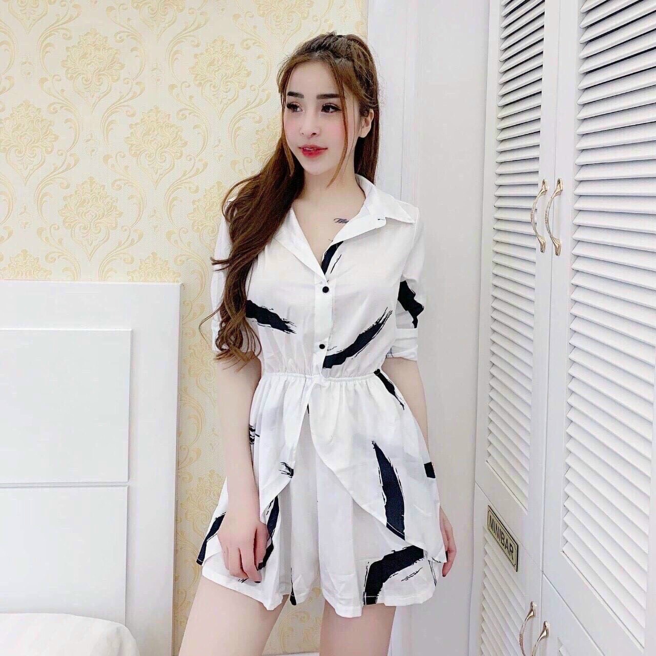 jum nữ cổ sơ mi họa tiết lông vũ