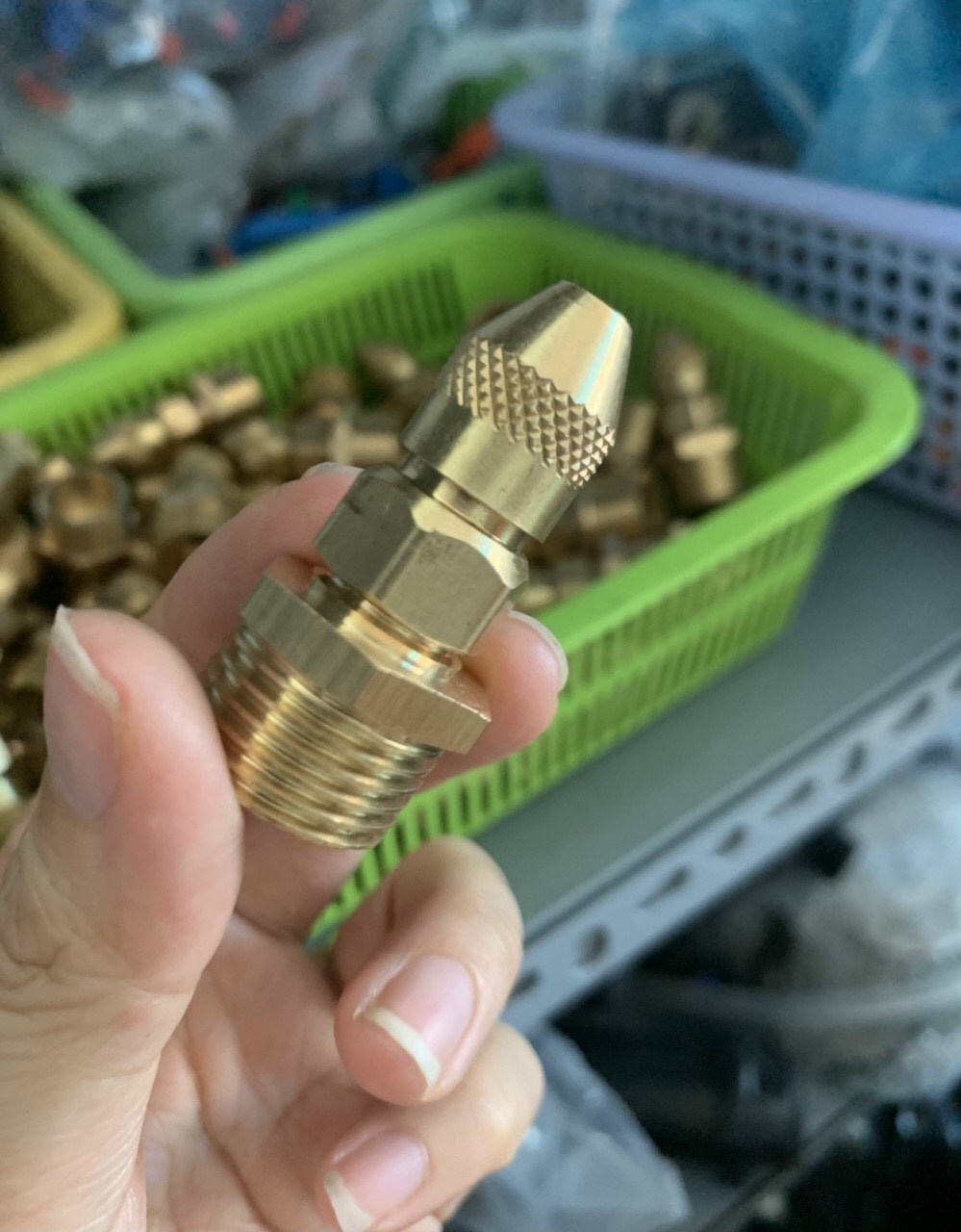 [HCM]Béc phun sương đồng chân ren 21