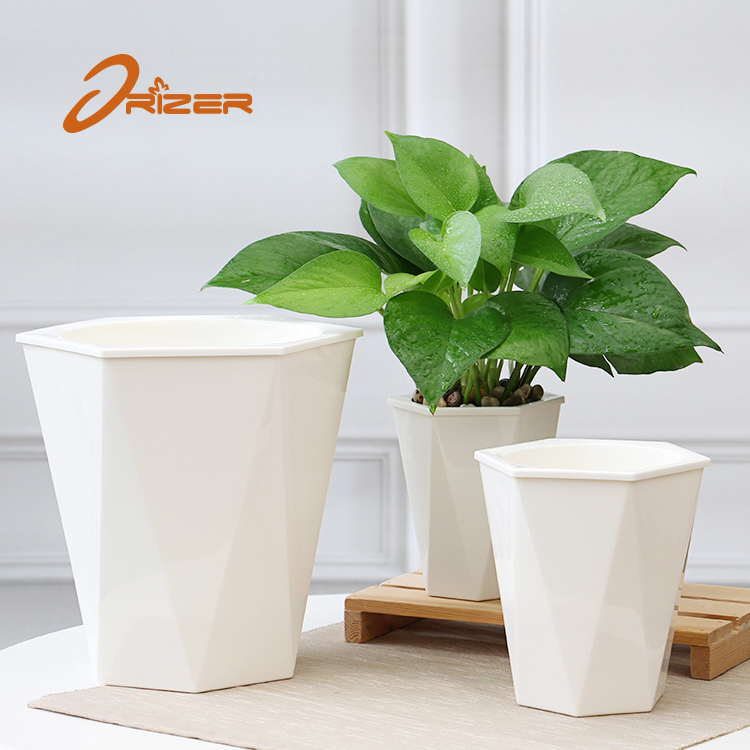 Chậu cây tự dưỡng thông minh - U09