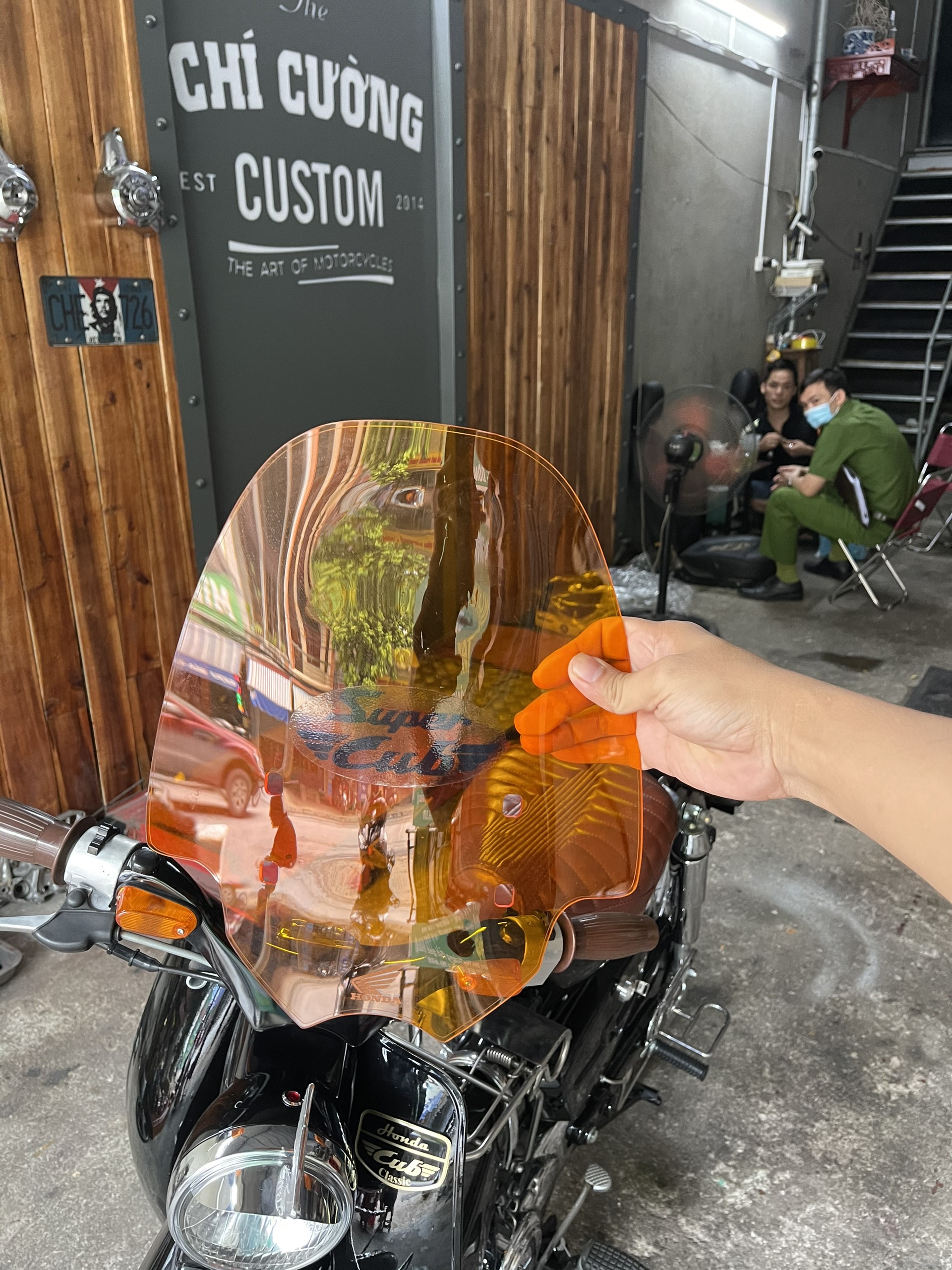 Kính chắn gió C100, C65