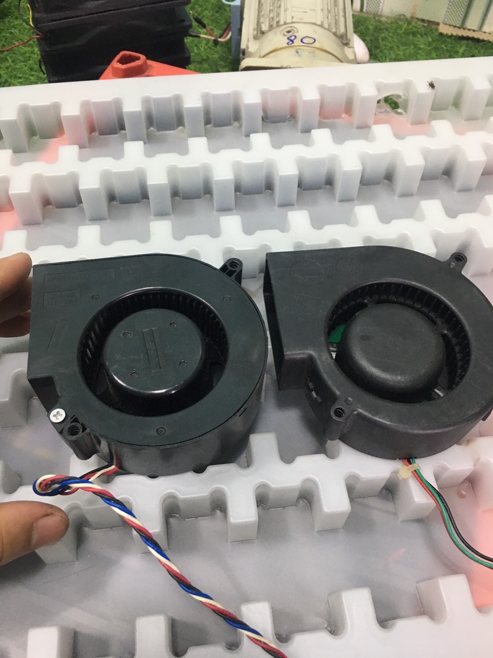 Quat sò 12V gió mạnh dòng trên 2A