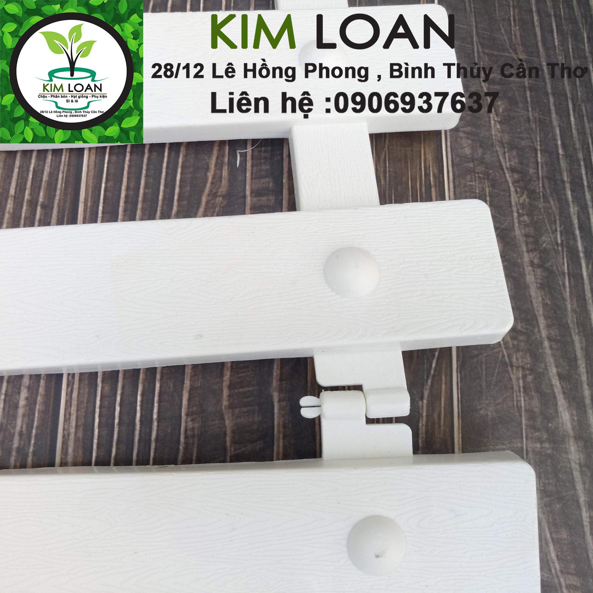 Hàng rào nhựa đầu nhọn 30x50cm