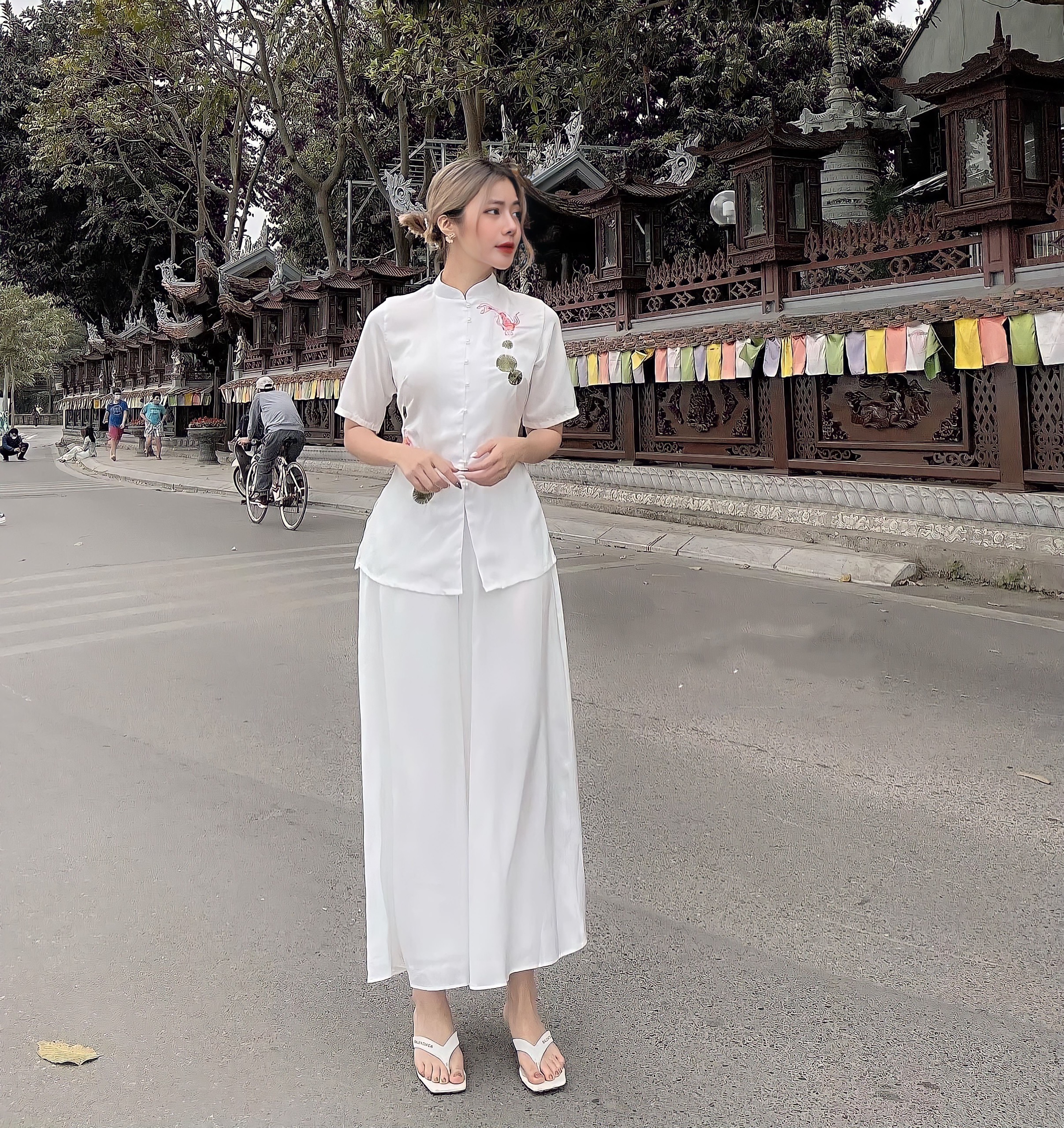 Đồ Lam Đi Chùa Vải Lụa mềm thêu cá chép L09