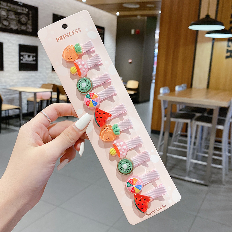 Kẹp tóc cho bé yêu