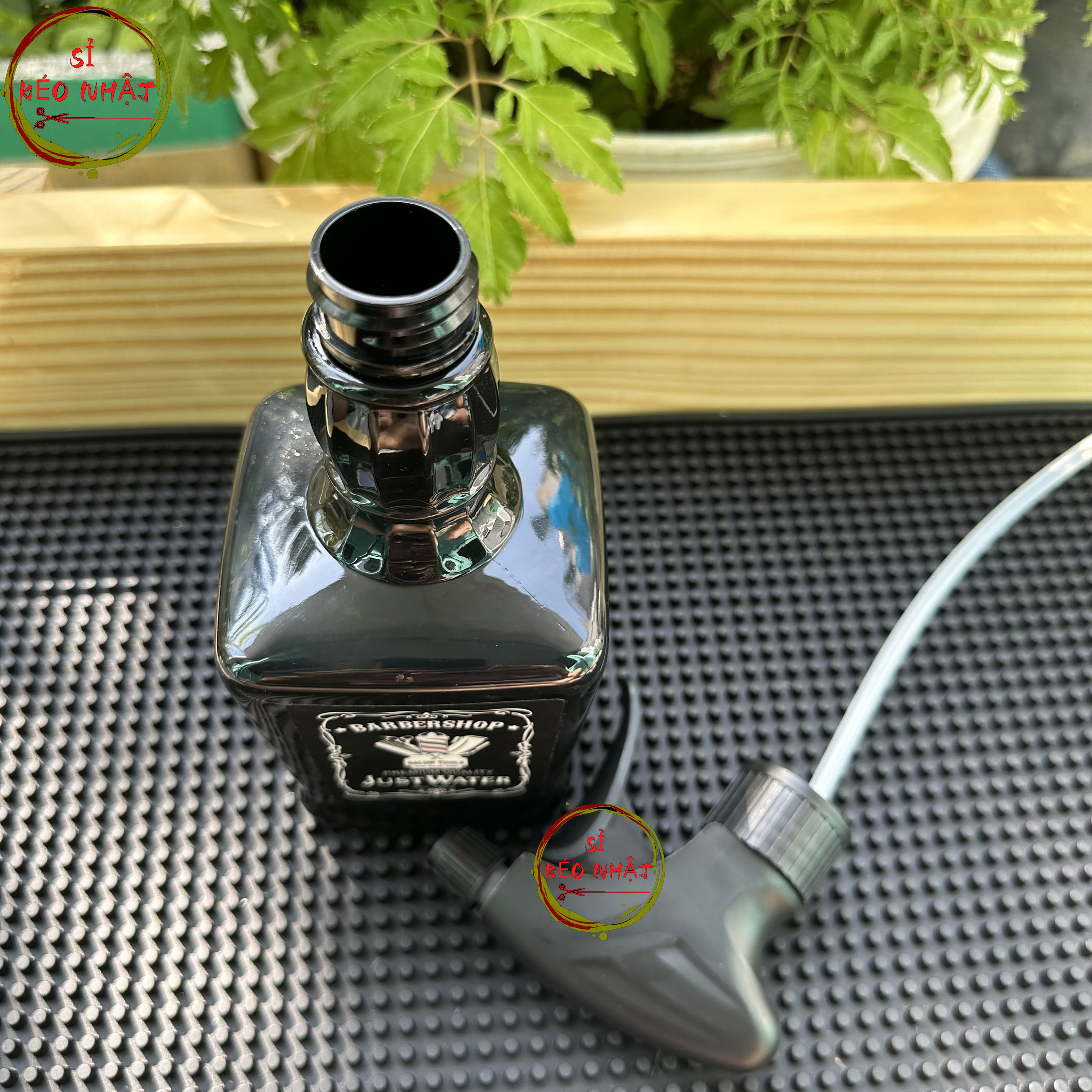 [HCM]Bình xịt nước cắt tóc barber hình vuông