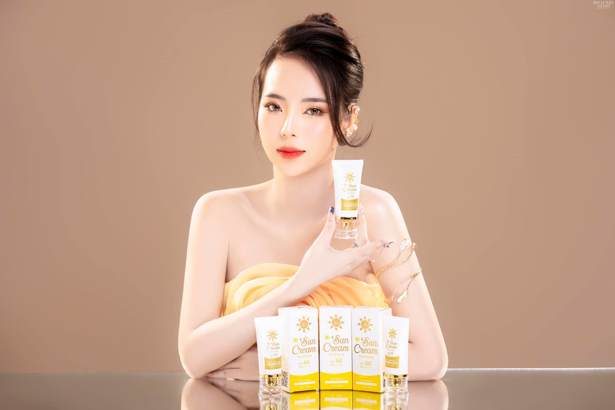 Kem Chống Nắng VIP White (Tặng 1 bịt sữa rửa mặt)