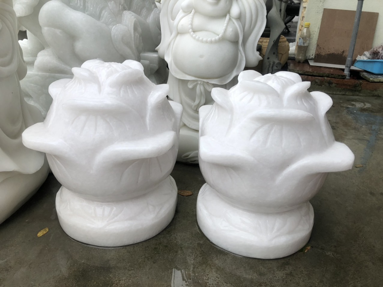Cặp búp sen đá trang trí đá cẩm thạch trắng đế tròn trang trí mộ, đền thờ - Cao 30 cm