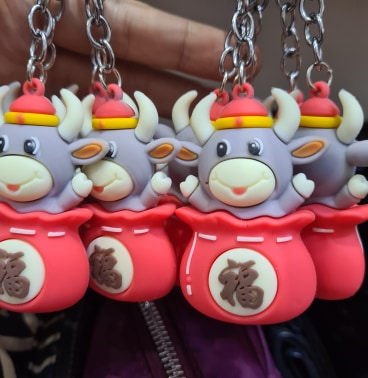 ( MẪU NGẪU NHIÊN ) Móc khoá trang trí balo túi xách siêu kute BEE GEE