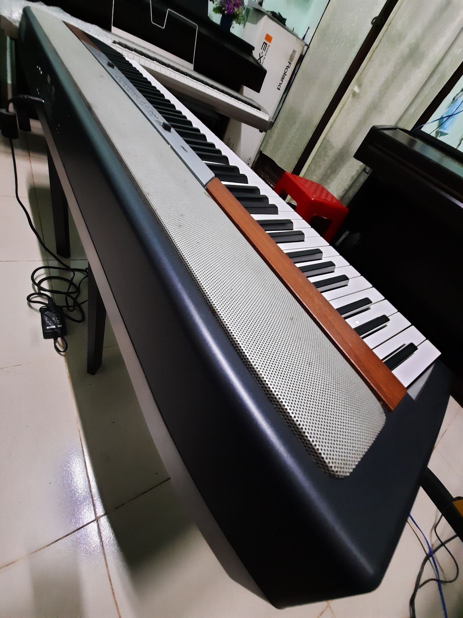 Piano korg sp 250