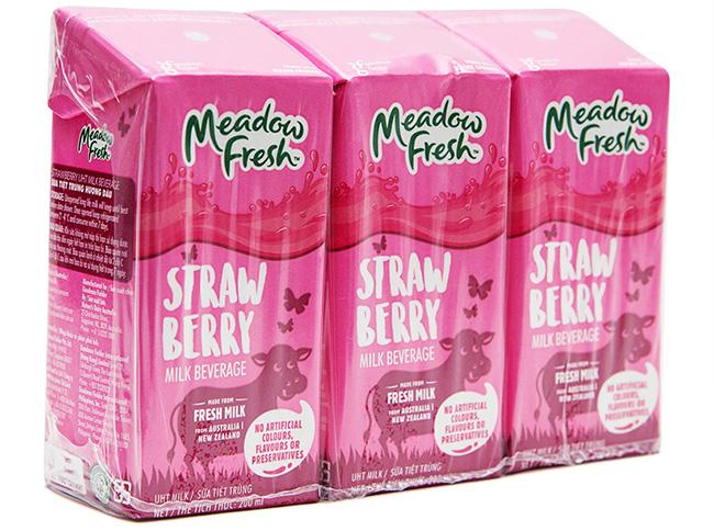 Thùng sữa Meadow Fresh hương dâu 200ml