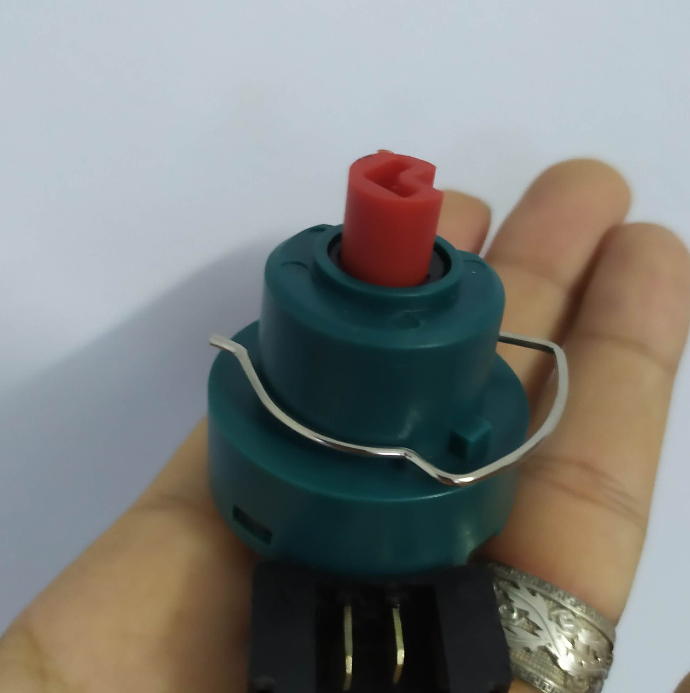 [GIÁ ỔN] Đế (ĐUÔI) khóa điện Vespa, liberty hàng Zin