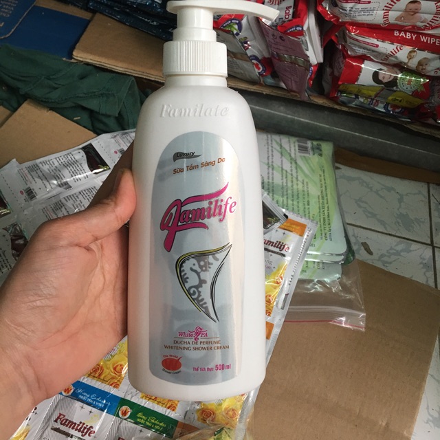 Sữa Tắm Cá Ngựa FAMILIFE 500ML