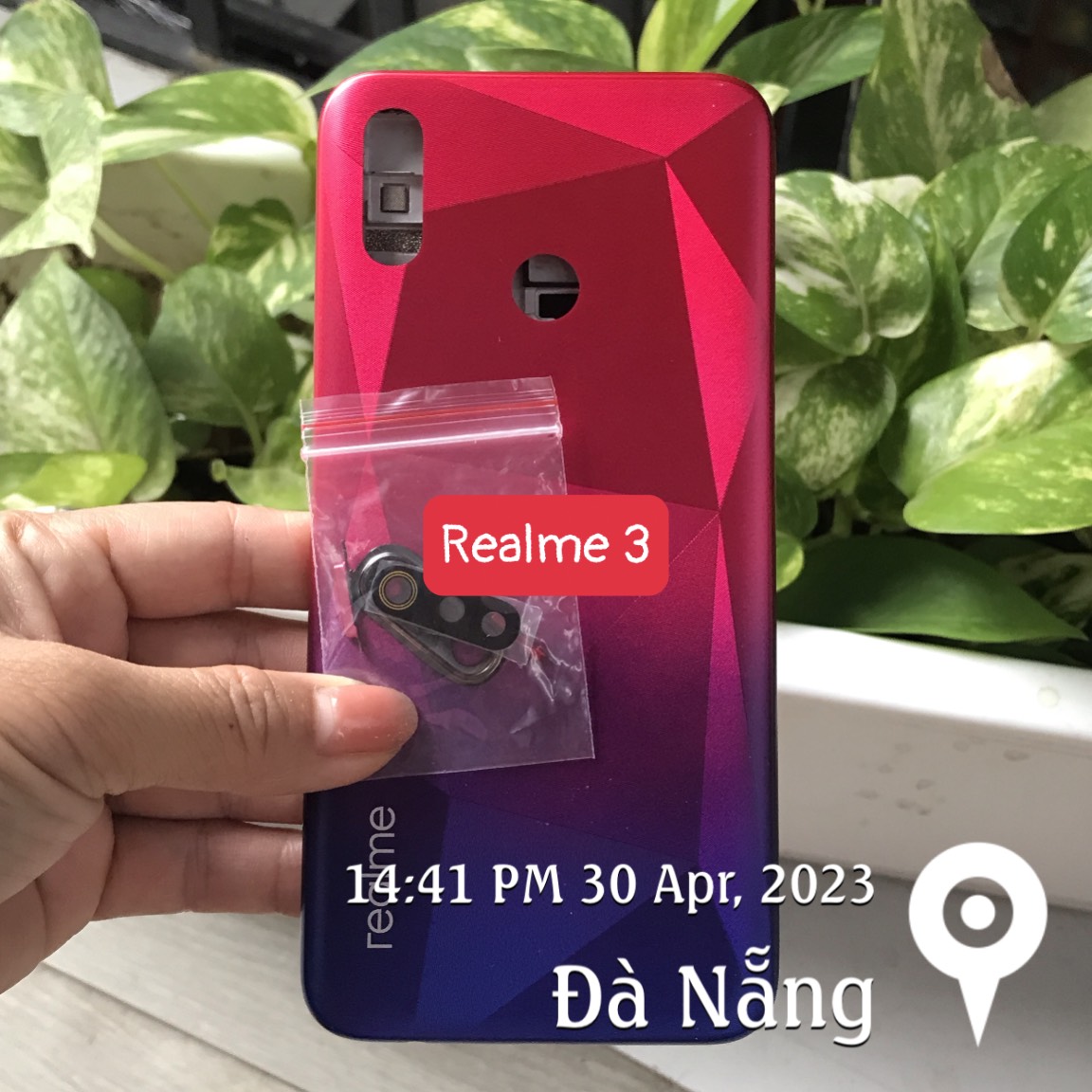 Bộ xương vỏ Realme 3 zin (bộ gồm lưng,sườn,nút bấm,kính camera)