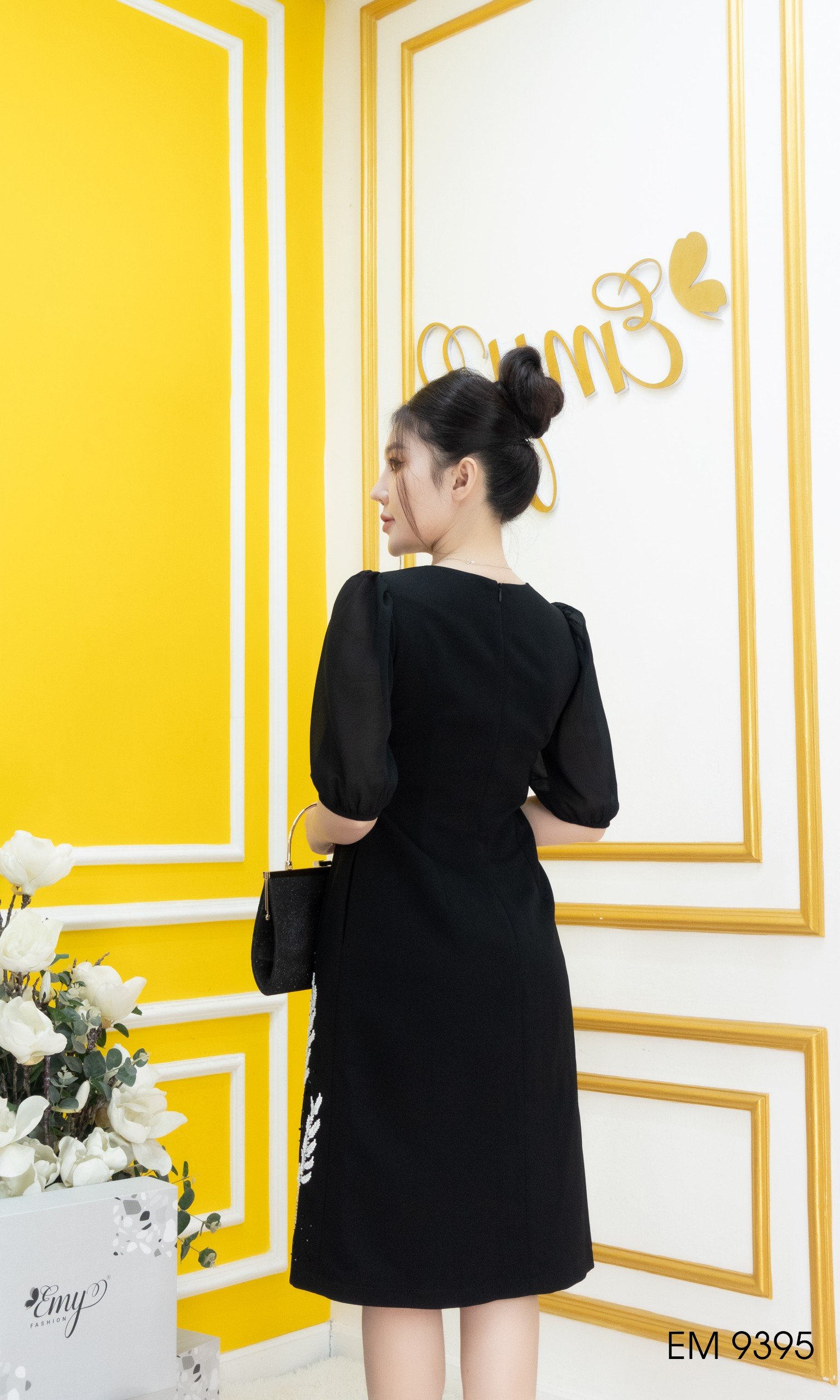 Đầm EMY EM9395 Suông Đen Tay Lỡ Kết Hạt