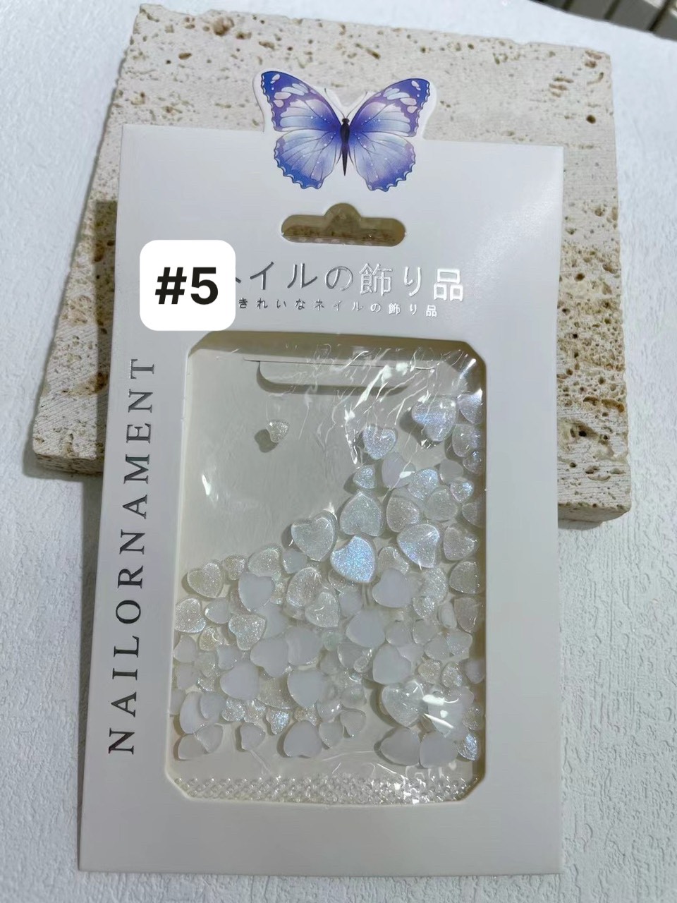 Phụ kiện trái tim trang trí móng tay