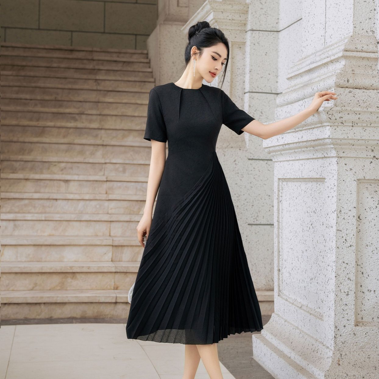 Voucher siêu sale 15% olv - đầm julissa black dress