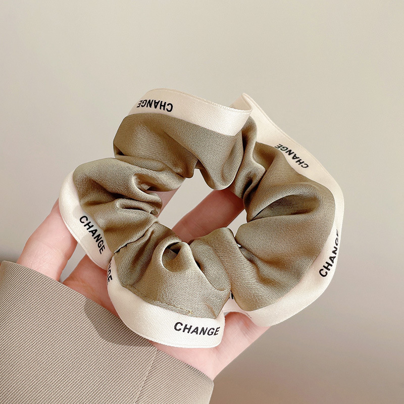 CỘT TÓC BUỘC TÓC SCRUNCHIES HỌA TIẾT TRÁI TIM SẮC MÀU