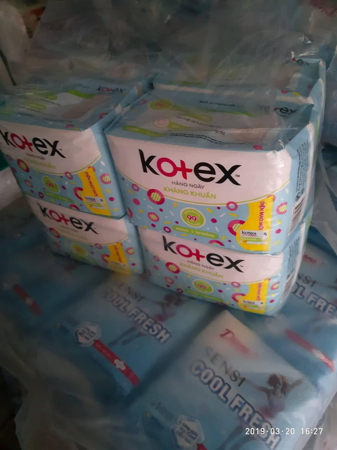 Combo 8 gói bvs hàng ngày kotex 20 miếng