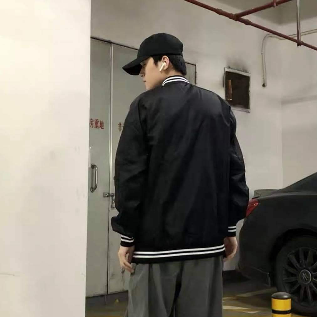 [YoloBoutique] ÁO KHOÁC BOMBER TQRONA UNISEX (ĐEN)