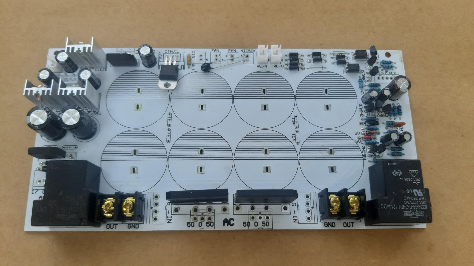 Source Circuit with 8 Capacitors