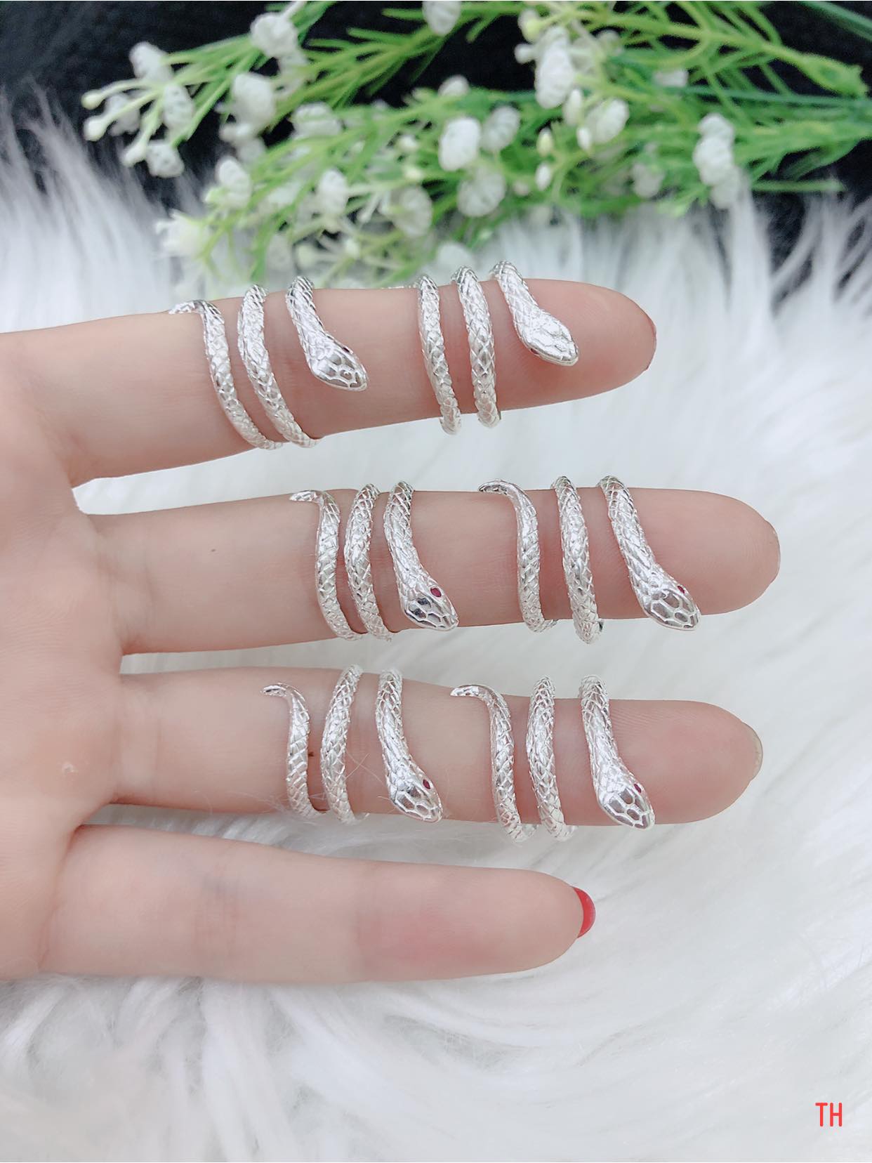 Nhẫn rắn cho nữ bạc ta mẫu mới giá ctv