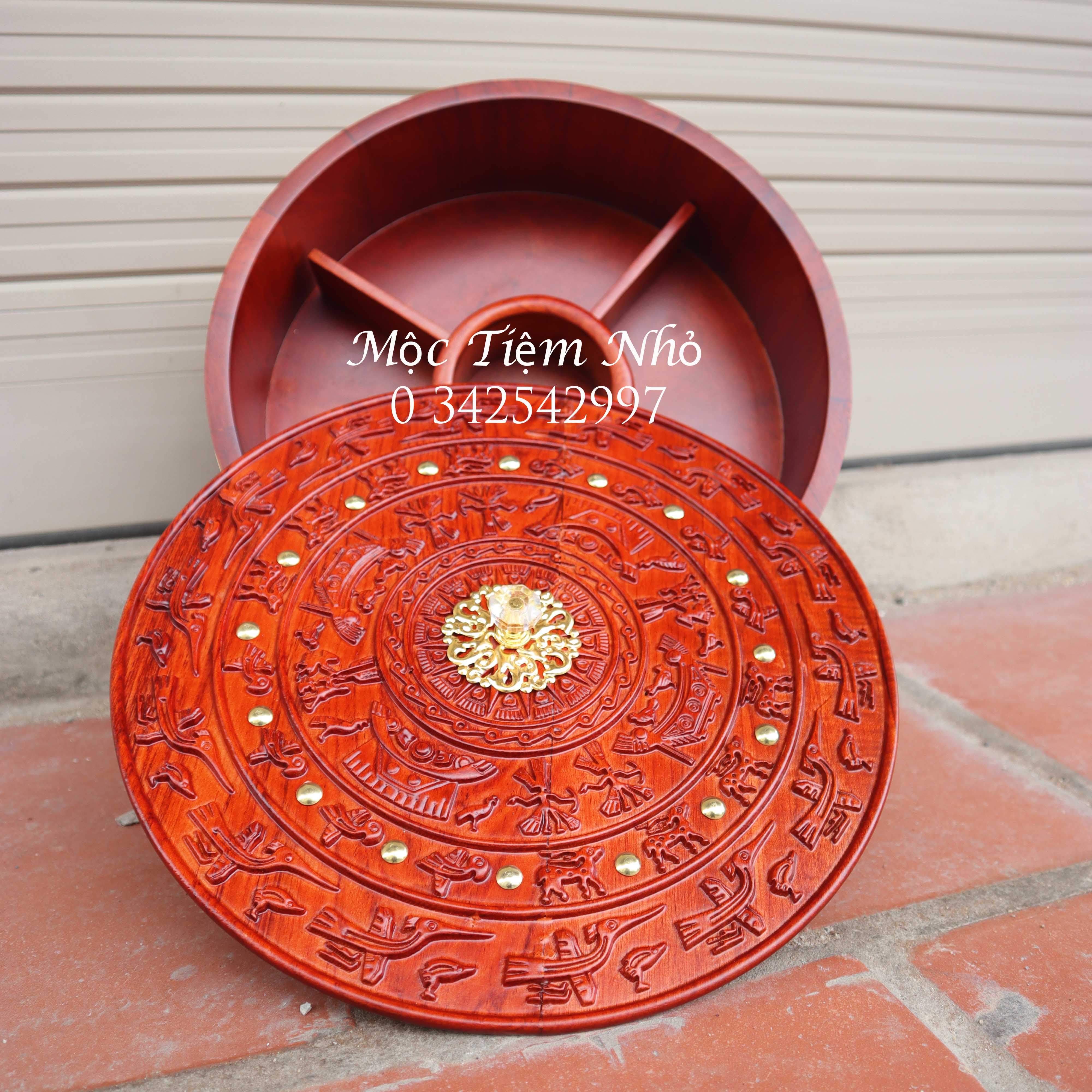Hộp mứt keo tròn đục trống đồng tròn trạm khắc tinh sảo cỡ 30cm cao 10cm