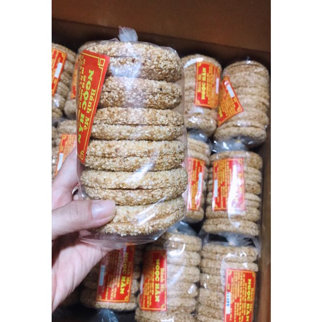 Bánh mè ( bánh vòng mè) 1 túi 12 miếng