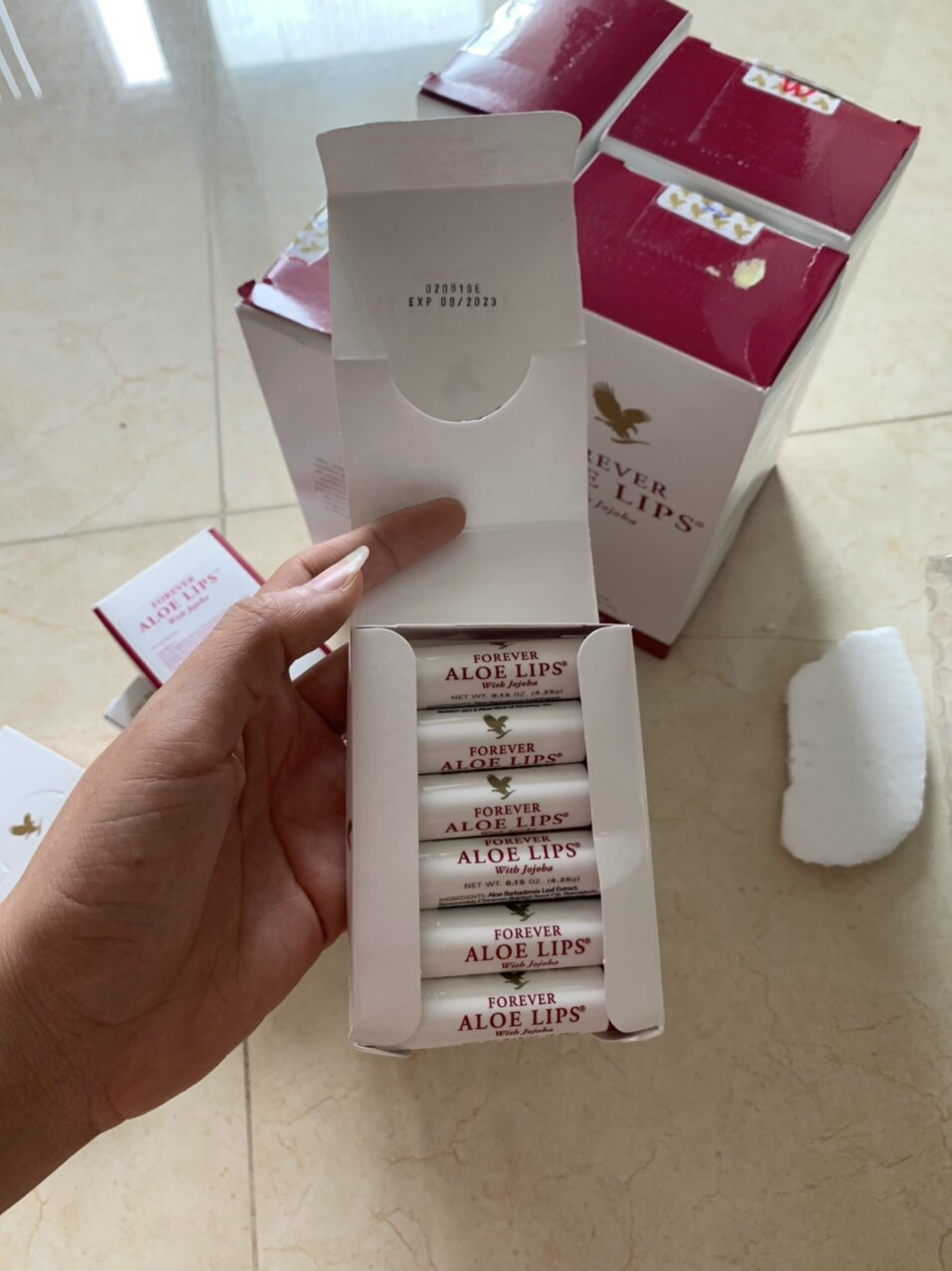 Son dưỡng môi Forever Aloe Lip