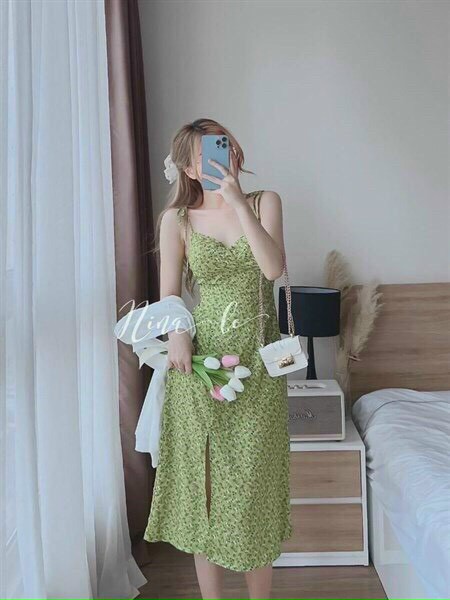 Sét Đầm Lụa Kèm Áo Khoác Tăm Gân