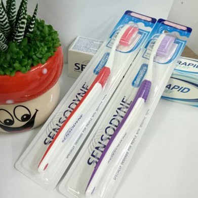 BÀN CHẢI ĐÁNH RĂNG SENSODYNE