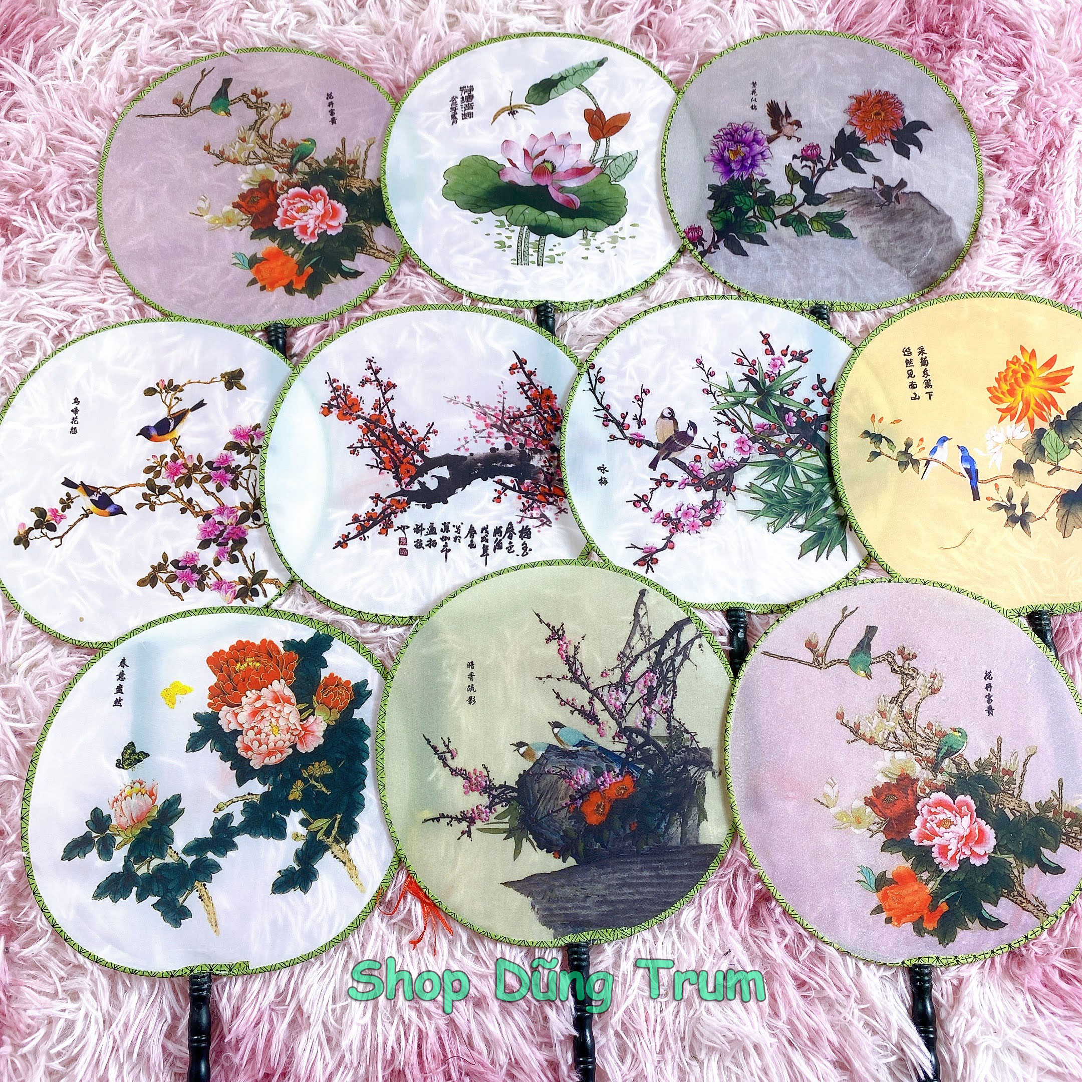 Quạt cổ trang họa tiết phong cách cổ điển