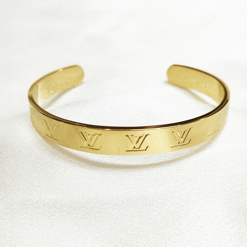 Vòng Tay Cuff Titan Ko Đen TT 3769