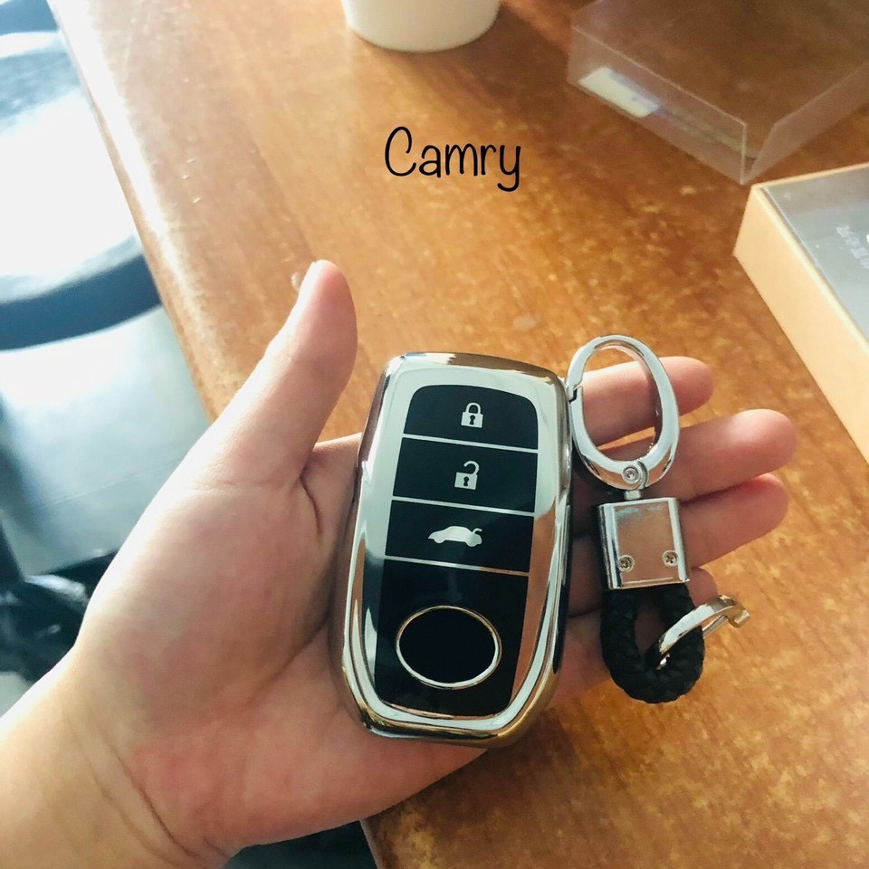 Bao chìa khóa xe Toyota Camry 3 nút chất liệu silicon tráng gương cao cấp